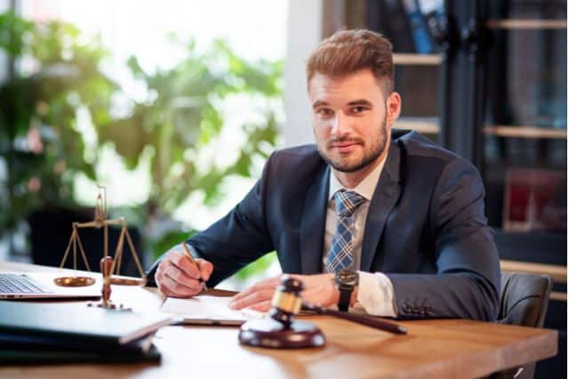 Como o marketing online pode aumentar a visibilidade dos advogados